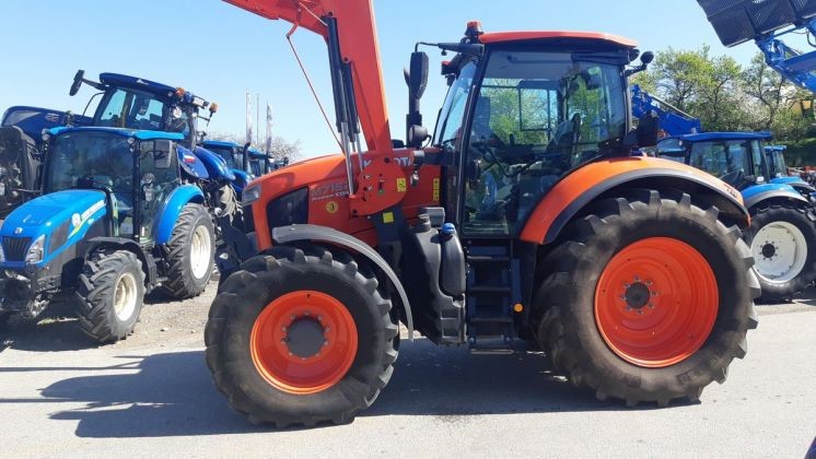 Kubota M7152 Tractor